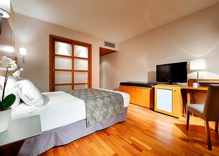 유로스타스 리스보아 파르케 호텔 4*