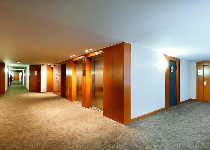 유로스타스 리스보아 파르케 호텔 4*