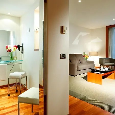 מלון Eurostars Parque 4*