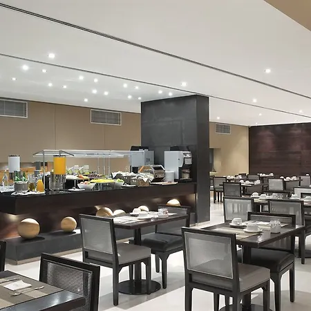 Eurostars Parque מלון